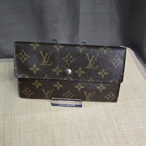 Louis Vuitton Brown Monogram Trifold Wallet - Picture 1 of 15